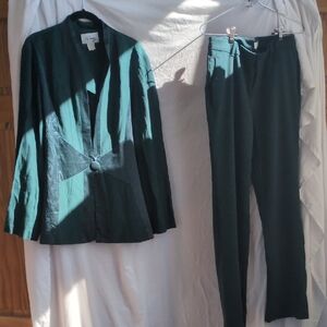 Elegant Dark Green Women's Blazer and Pants Set